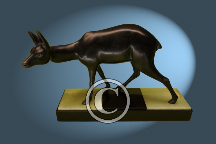Bronze gazelle sur socle (25 cm x 20 cm x 10 cm)